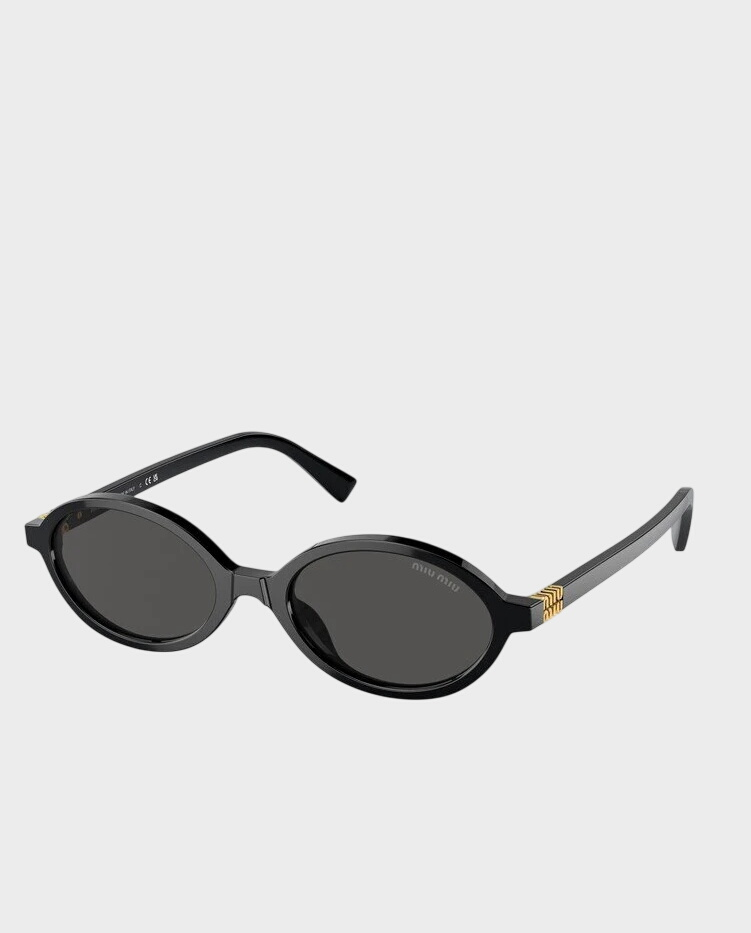 Okulary przeciwsłoneczne w kolorze czarnym