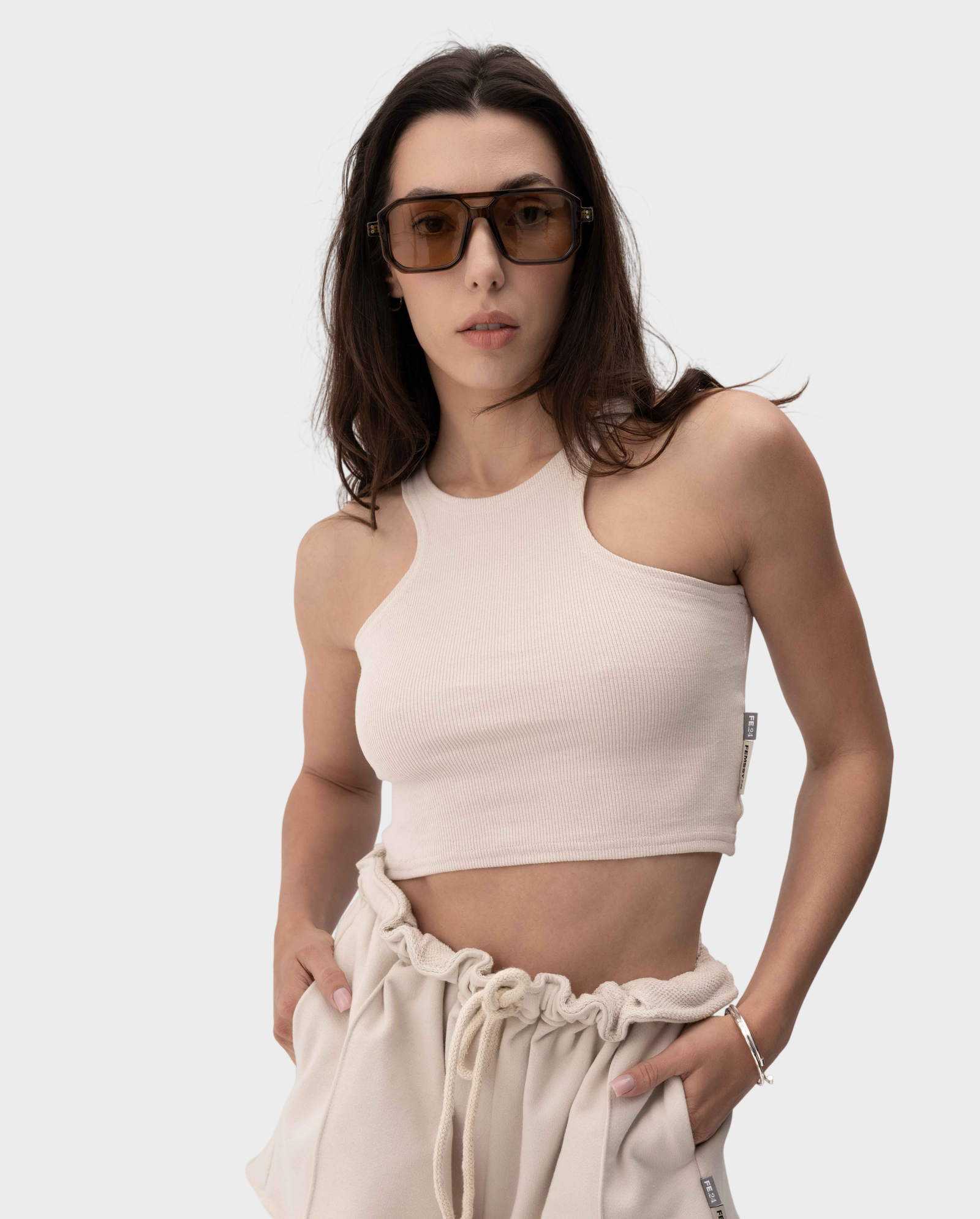 Beżowy top o krótkim kroju Midline - Image #0