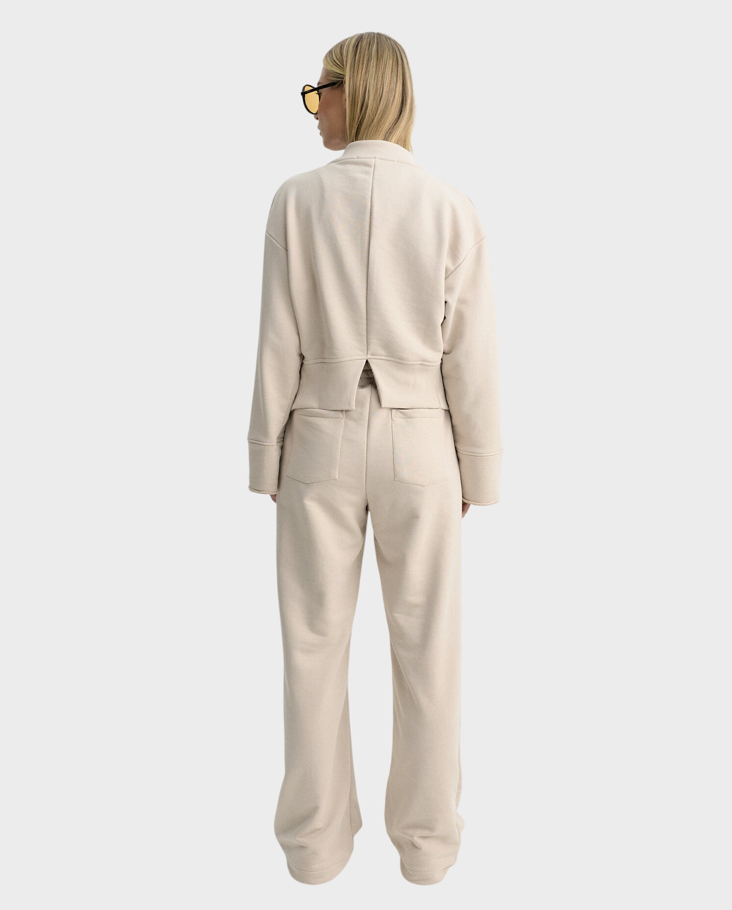 Beżowe spodnie dresowe Flow - Image #2