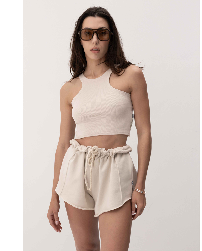 Beżowy top o krótkim kroju Midline