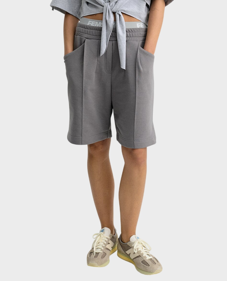 Szare spodenki Crease