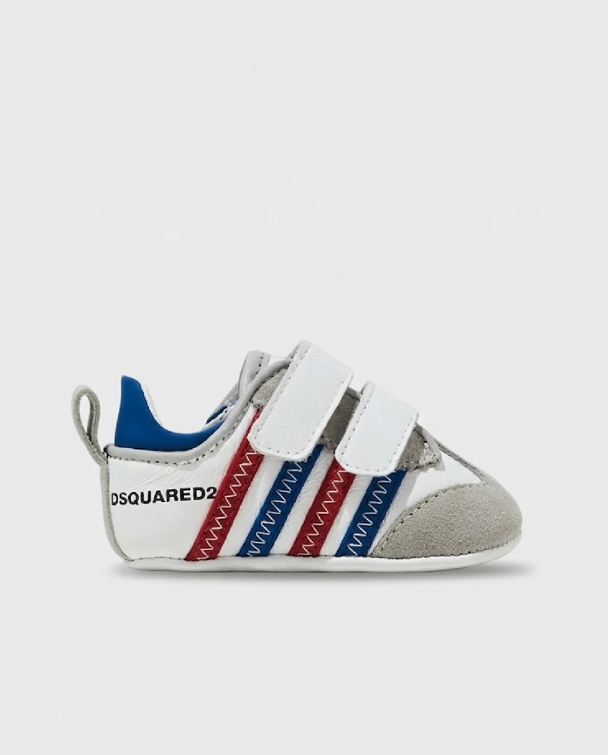 Skórzane trampki z kolorowymi aplikacjami - Image #0