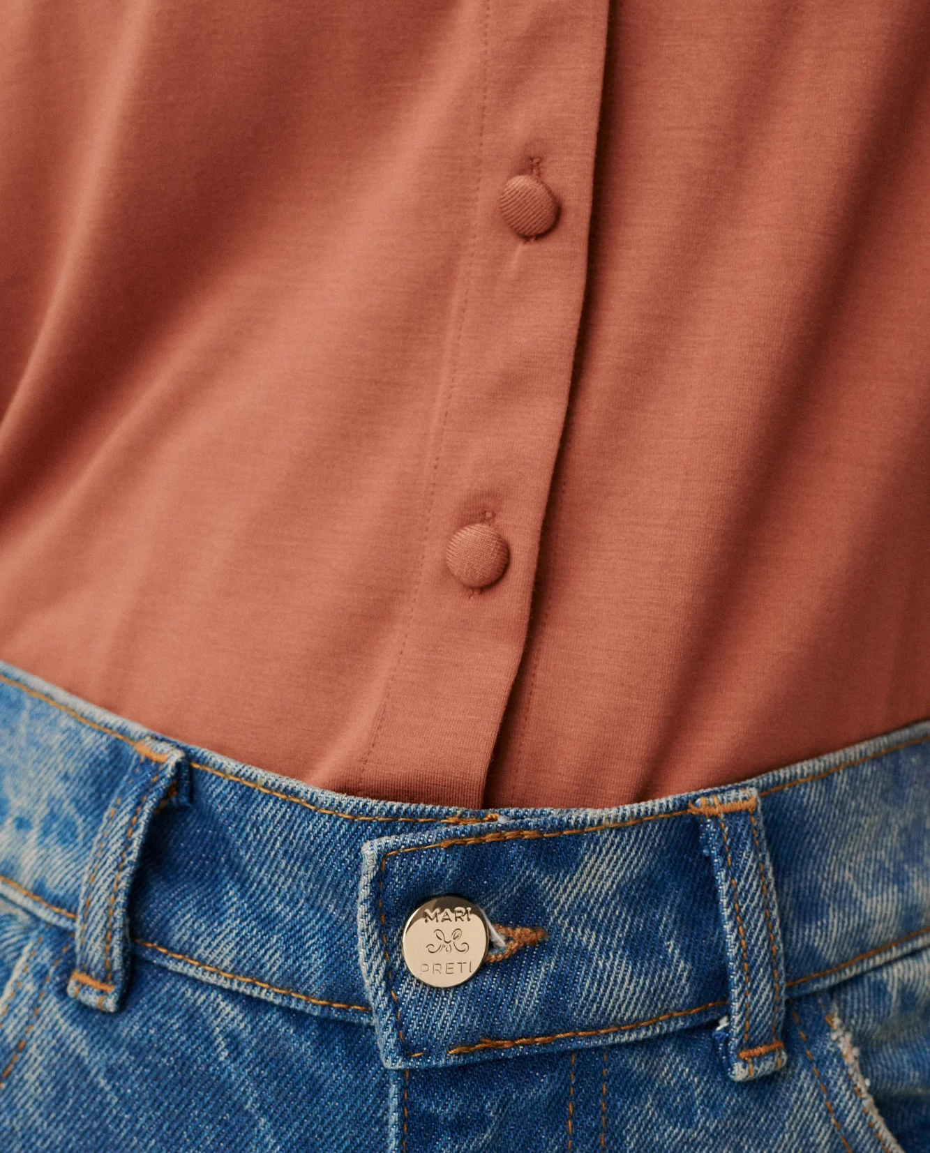 Ceglasta koszula z kołnierzykiem Amelie - Image #3