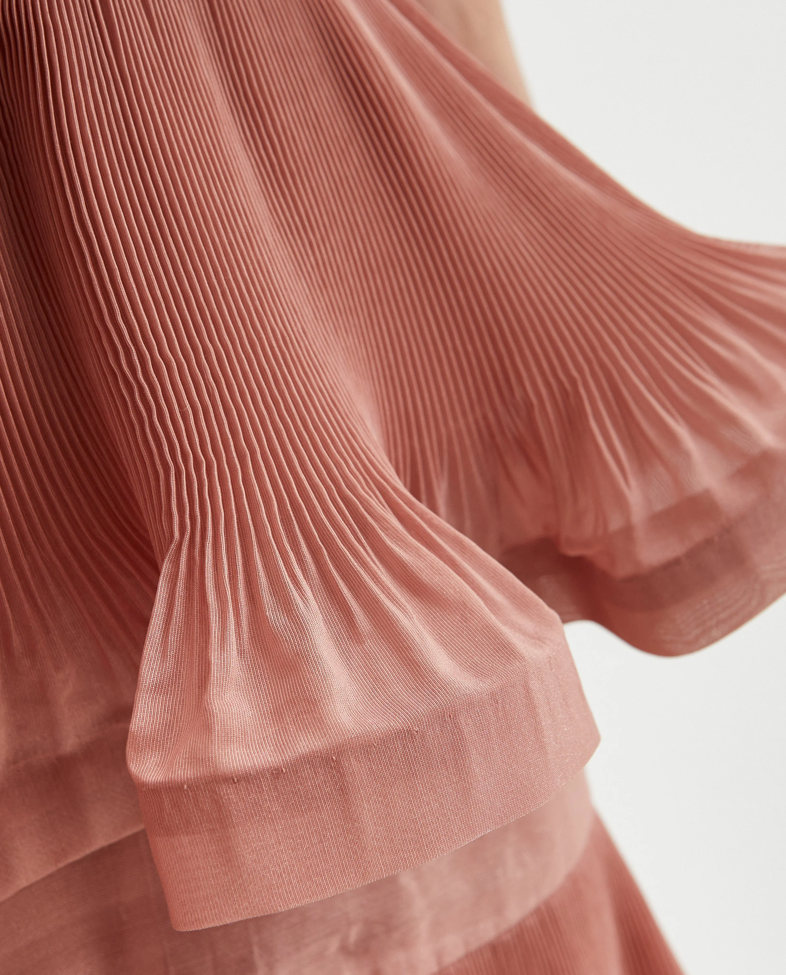 Ciemnoróżowa sukienka z falbanami - Image #4