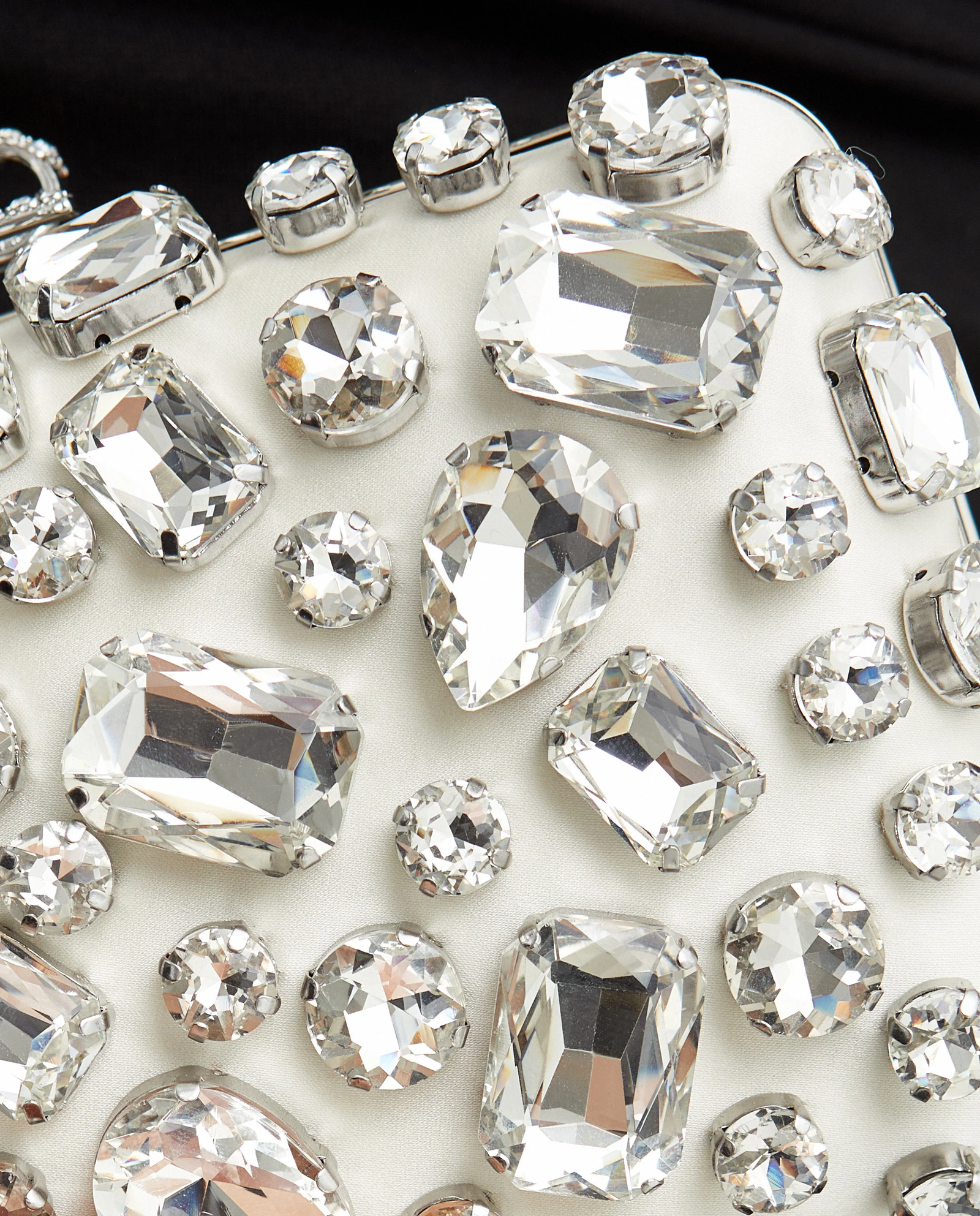 Kremowa kopertówka z kryształkami - Image #6