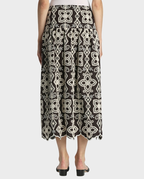 Czarna haftowana spódnica Tabulato