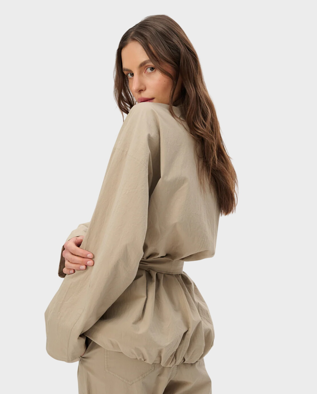 Krótki trencz o kroju bombki Penelope - Image #1