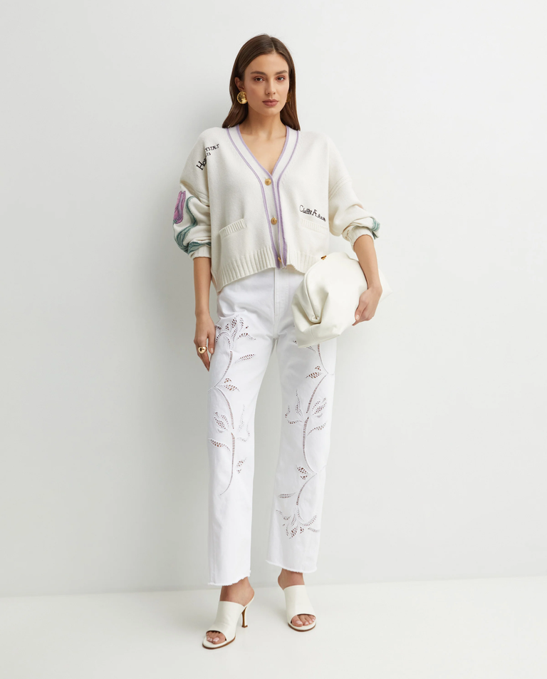 Kremowy kardigan z haftem w kwiaty