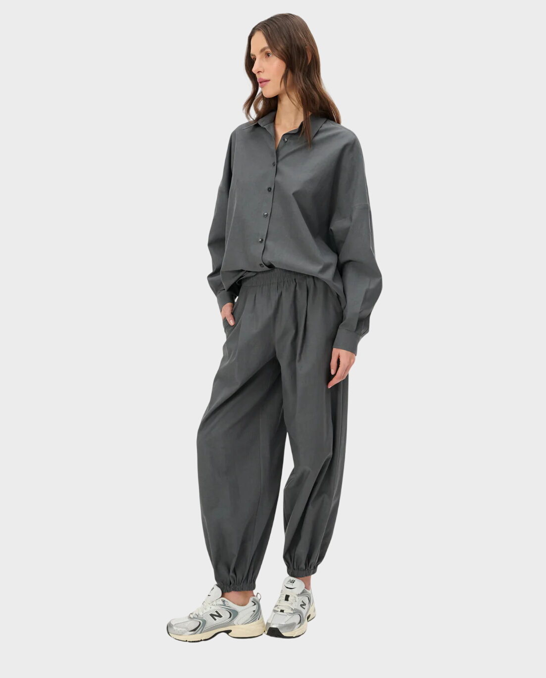 Szerokie spodnie ze ściągaczem Gisele - Image #1