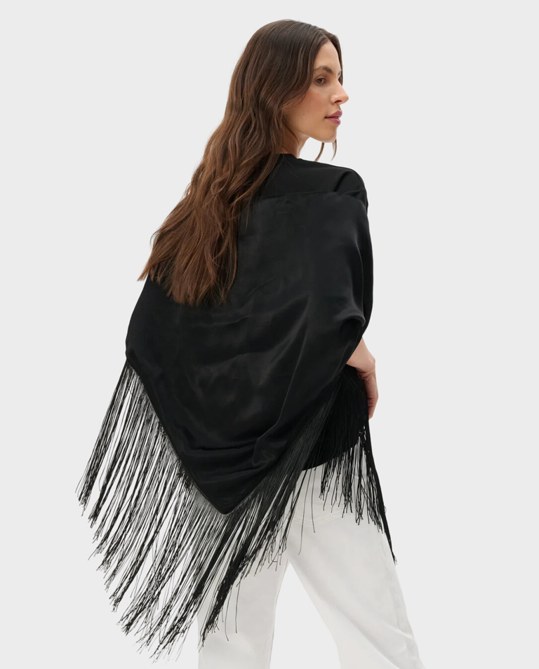 Czarna chusta z frędzlami Nicole