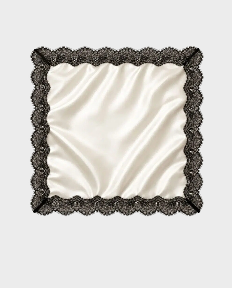 Jedwabna apaszka z czarną koronką