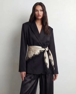 Jedwabna apaszka z czarną koronką - Image #1