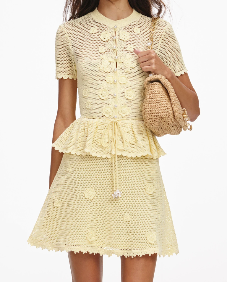 Żółta szydełkowa mini sukienka - Image #3