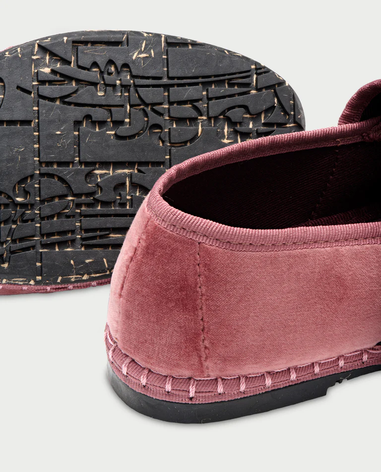 Aksamitne różowe baleriny z klamrą Sophie - Image #2