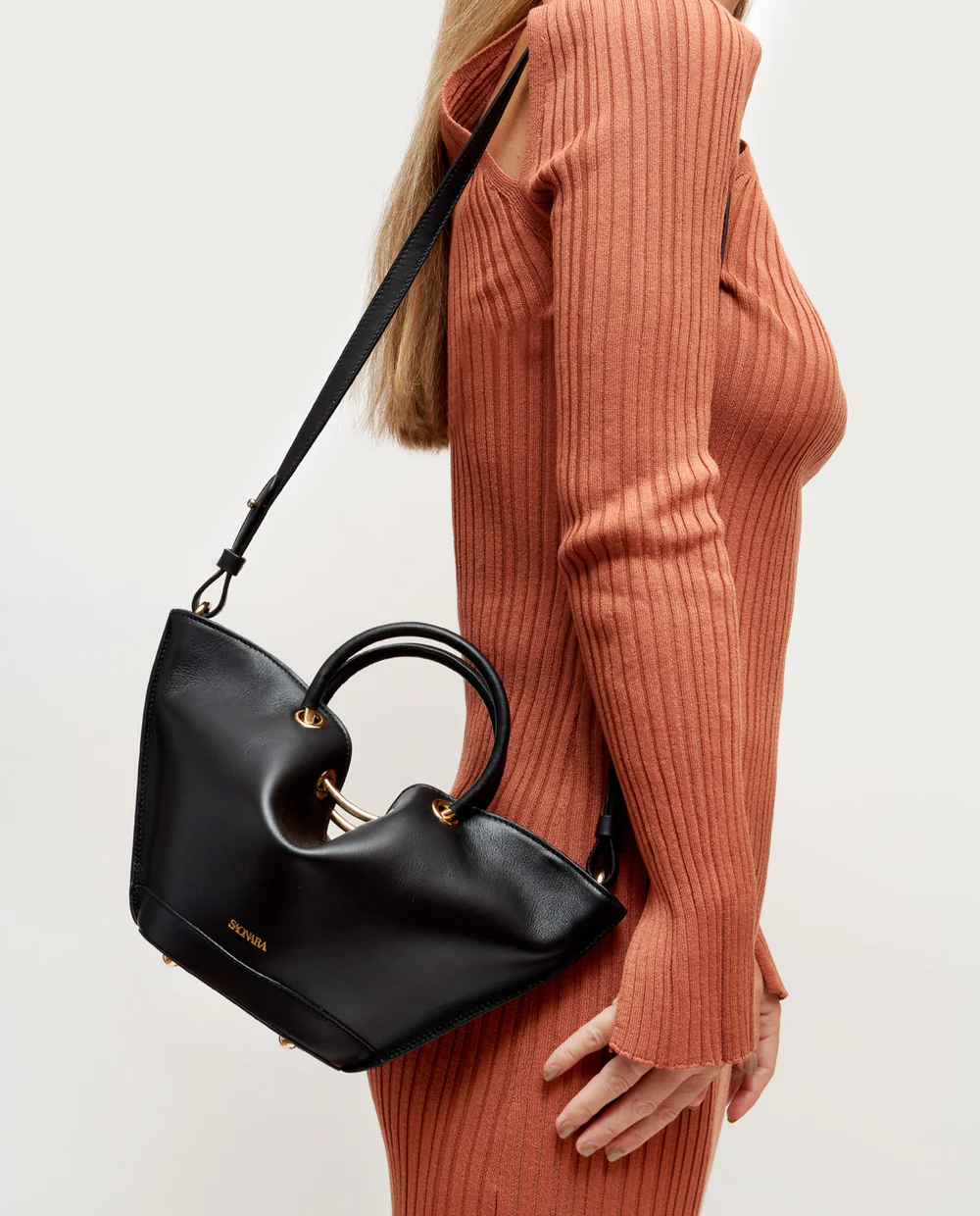 Czarna torebka Mini Capazo - Image #1