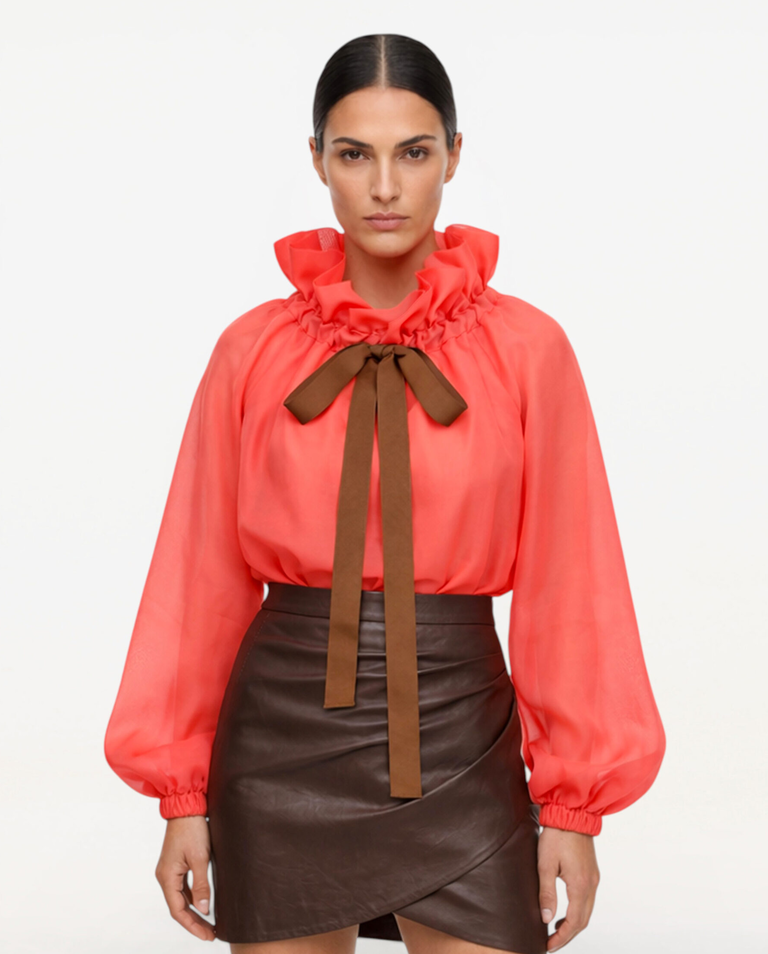 Koralowa bluzka z efektowną falbaną Etna