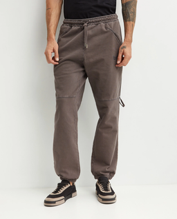 Brązowe spodnie dresowe joggery - Image #0