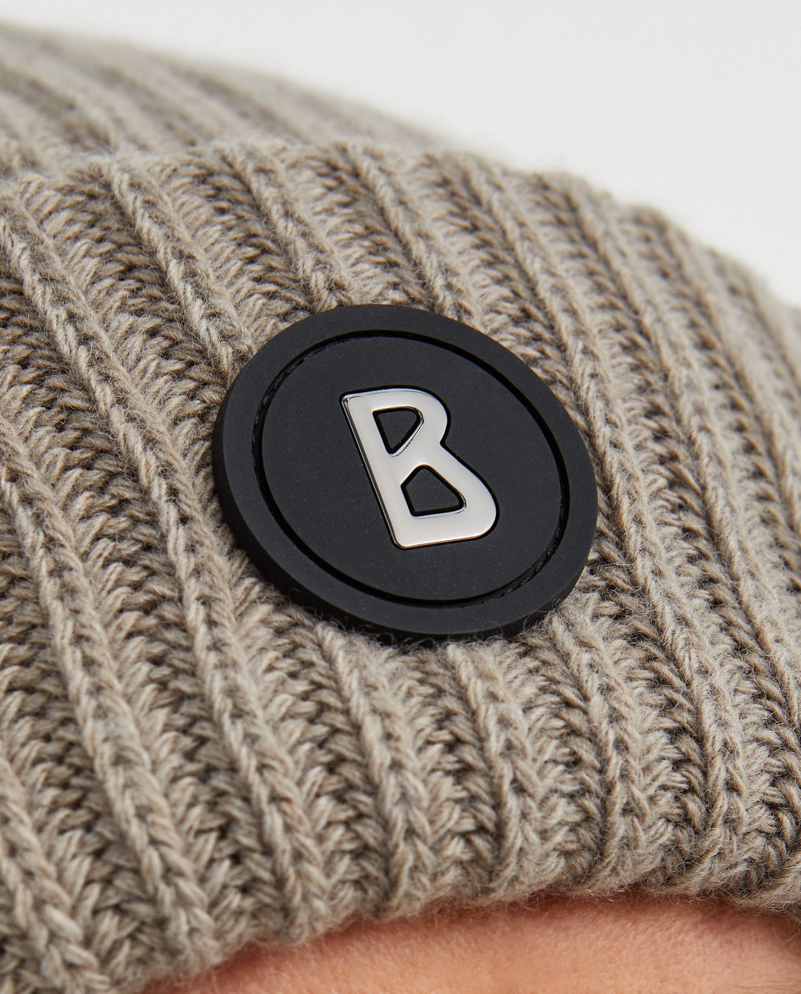 Szaro-beżowa czapka Gustav - Image #3