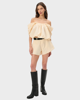 Masełkowy top o kroju bombki Yena - Image #1