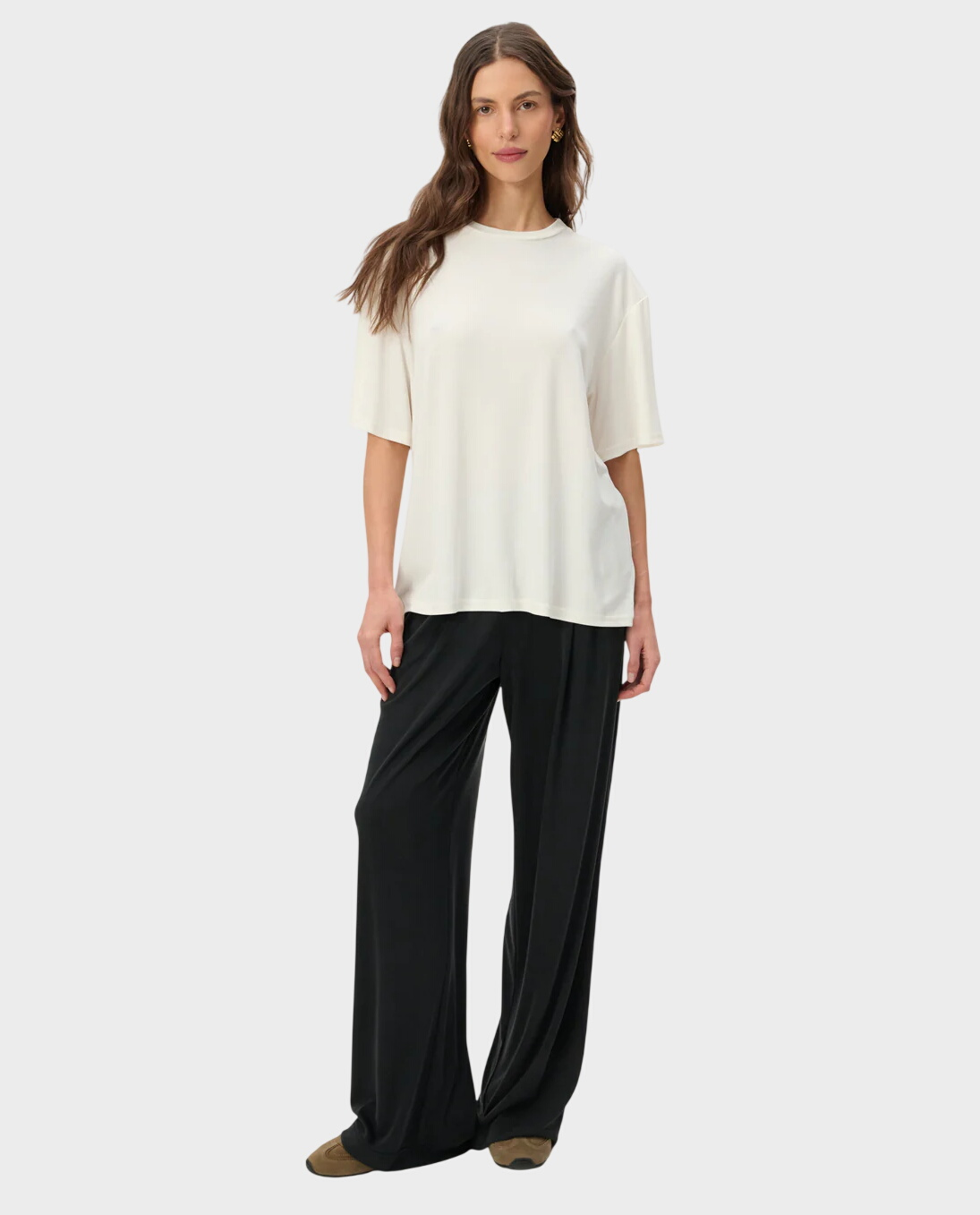 Biały t-shirt z wycięciem Ariana - Image #1