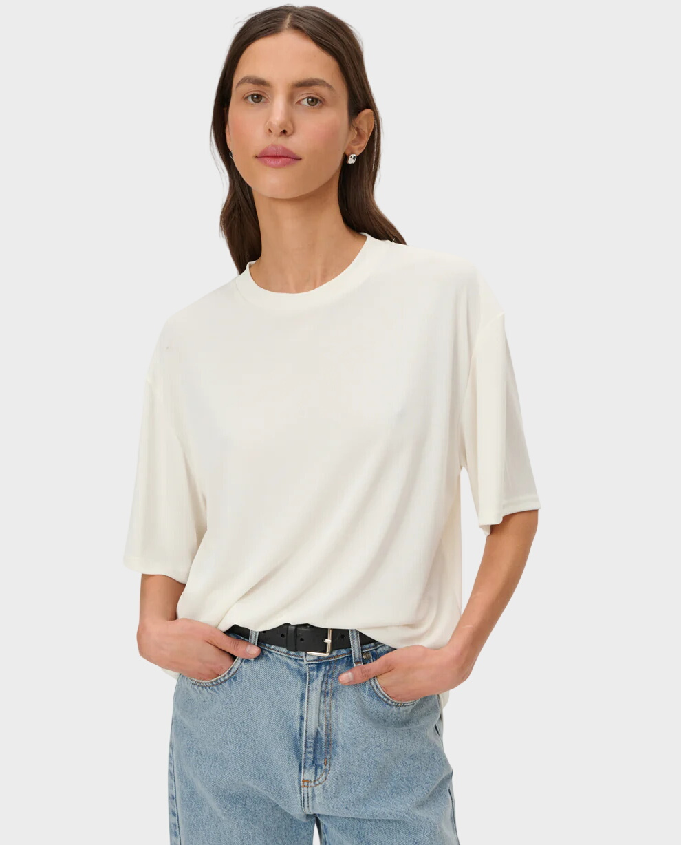 Biały t-shirt z wycięciem Ariana - Image #3