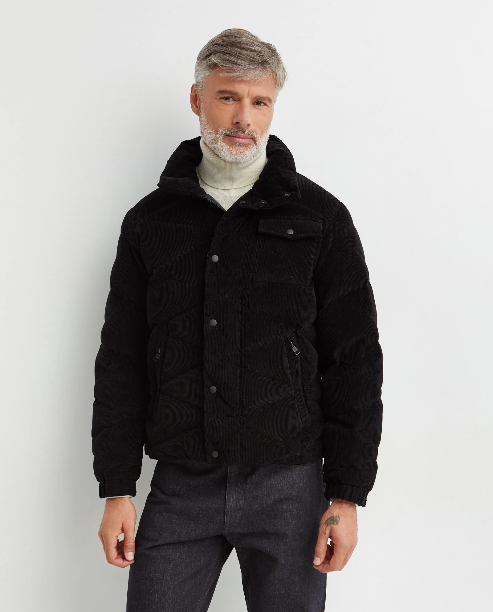 Czarna kurtka puchowa - Image #0