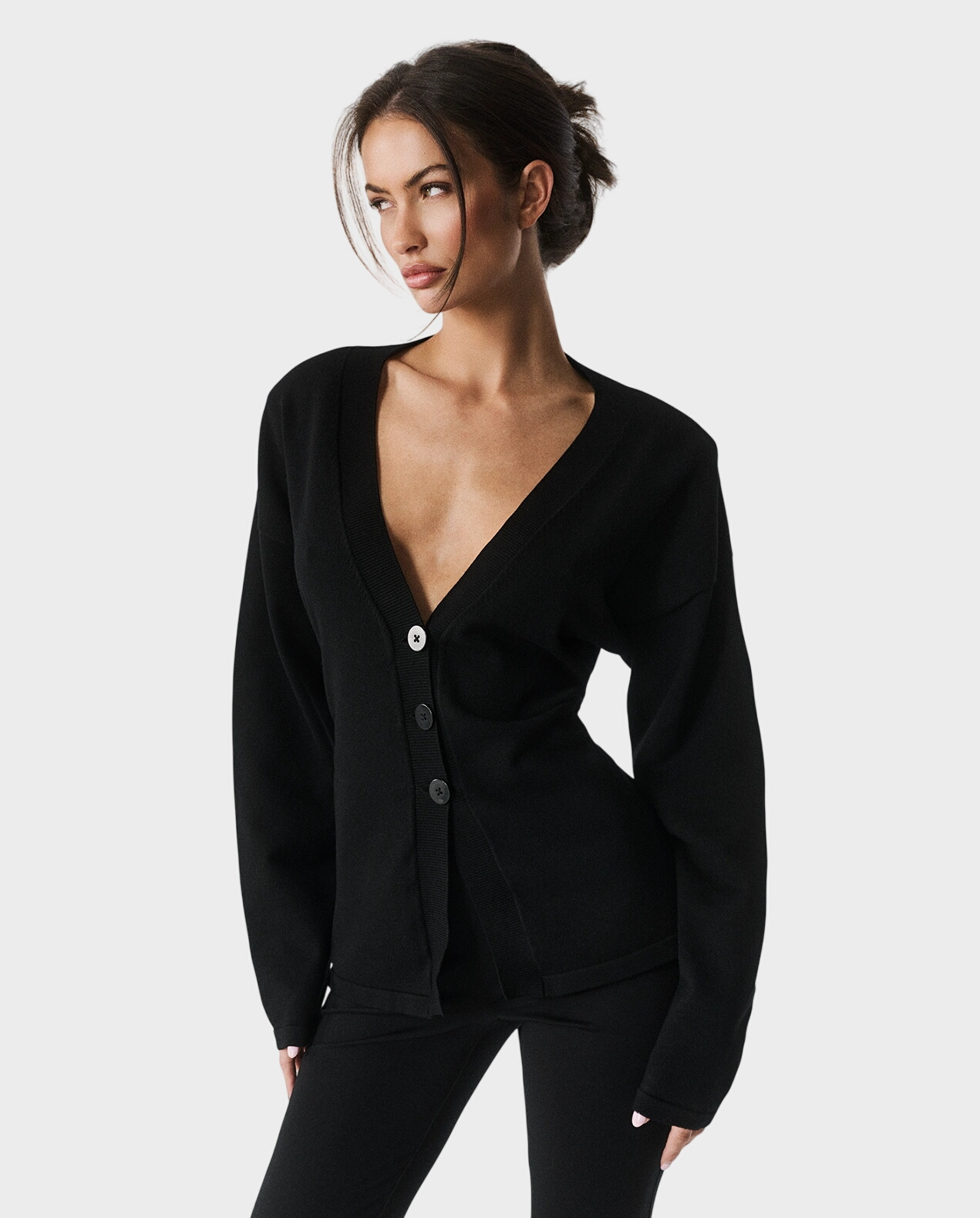 Czarny kardigan z dekoltem Yvette - Image #1
