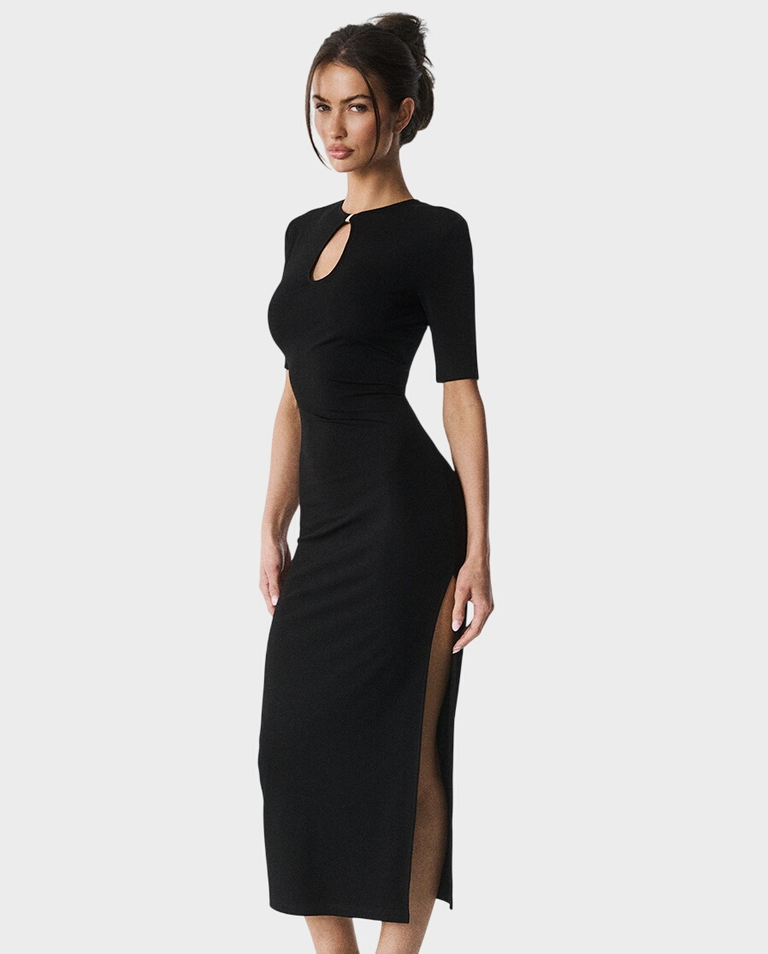 Czarna sukienka z rozcięciem Clemence