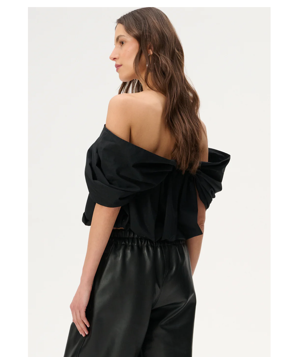 Czarny  top o krótkim kroju Yena - Image #1