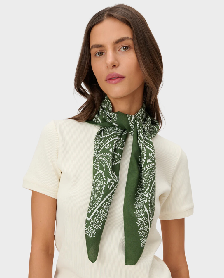 Zielona bandana z pirntem