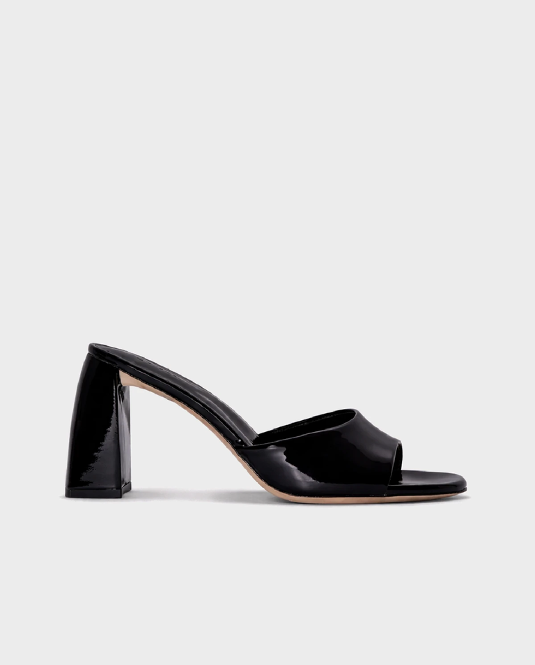 Czarne klapki na obcasie Michele