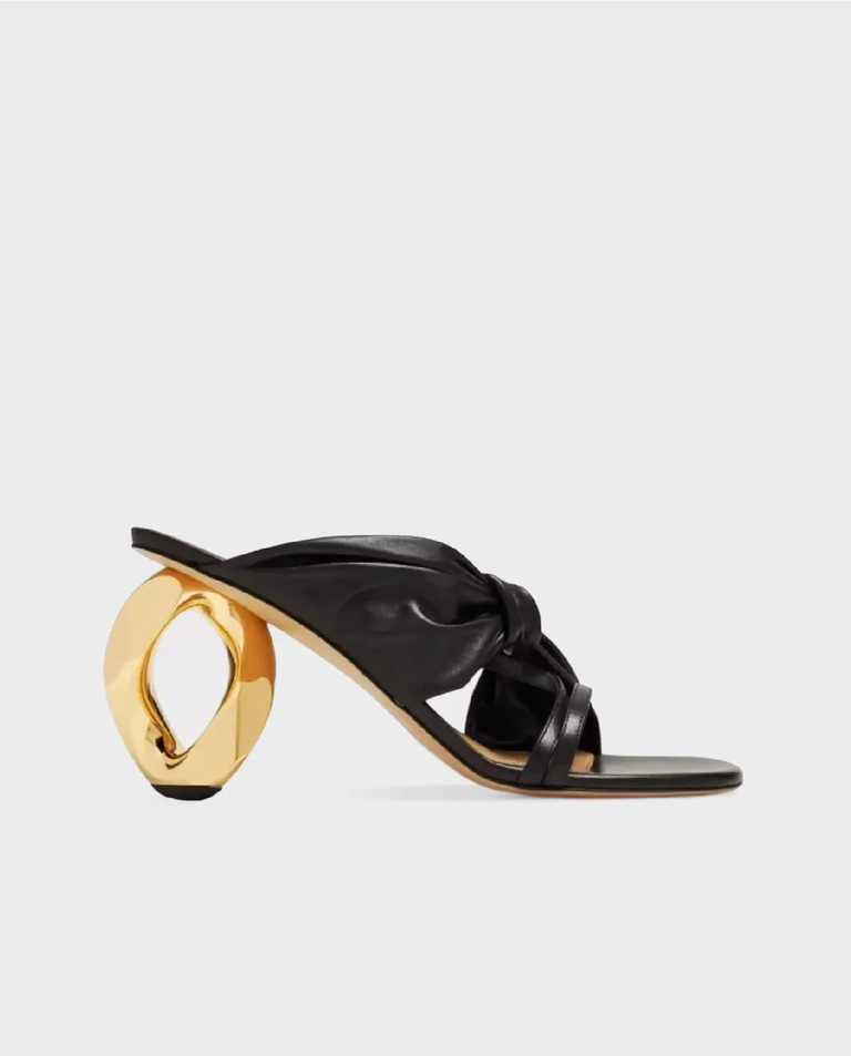 Czarne skórzane klapki