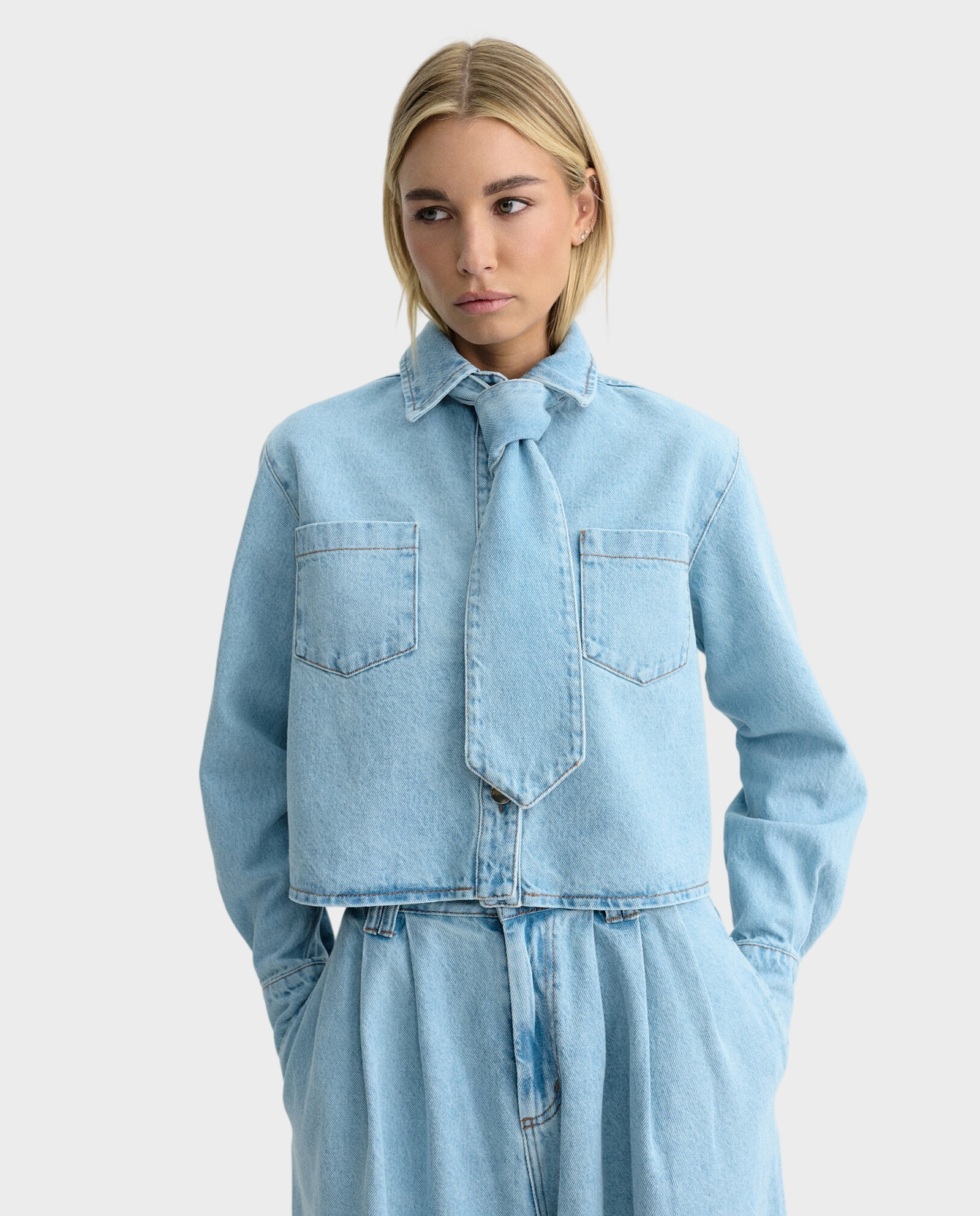 Jeansowa kurtka z krawatem Gigi - Image #0