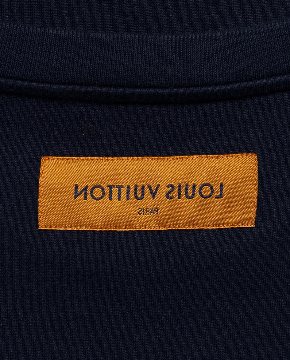 Granatowy t-shirt z logo „LV” - Image #2