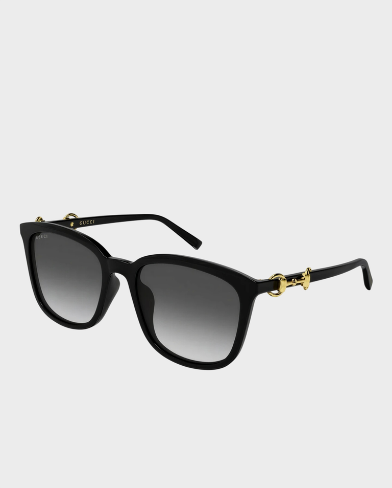 Czarne okulary przeciwsłoneczne