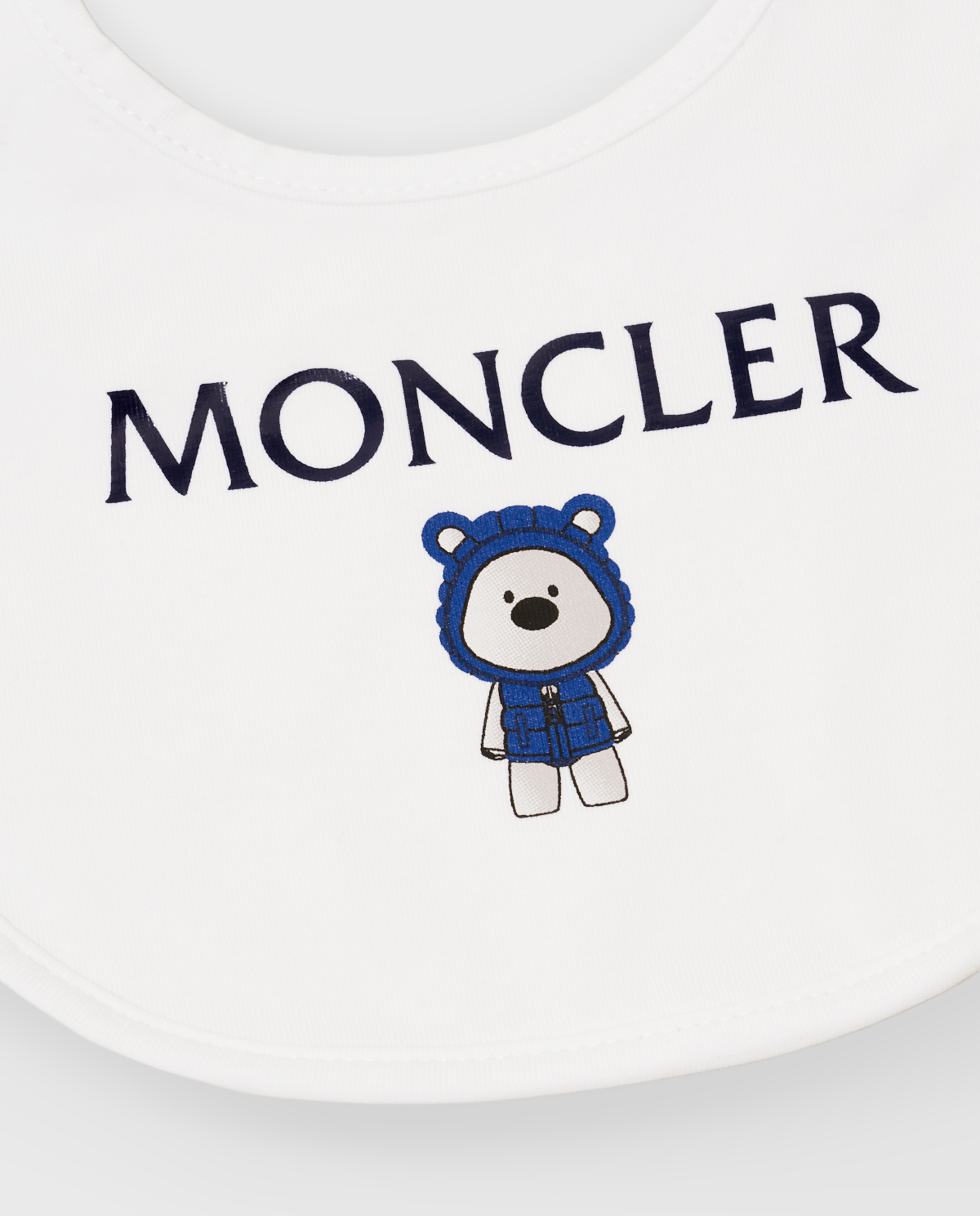 Białe śpioszki z czapką i śliniakiem - Image #3