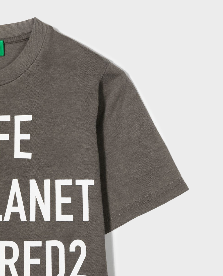 Bawełniana koszulka w szarym kolorze z nadrukami