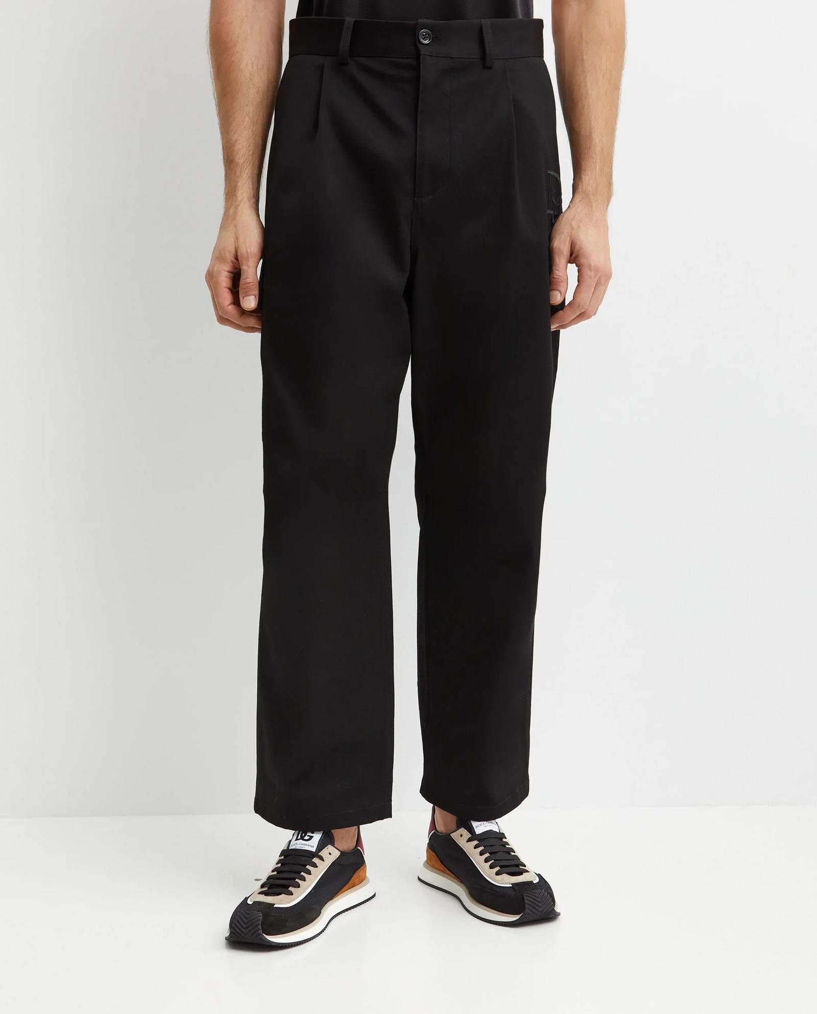 Czarne spodnie z kieszeniami cargo - Image #0