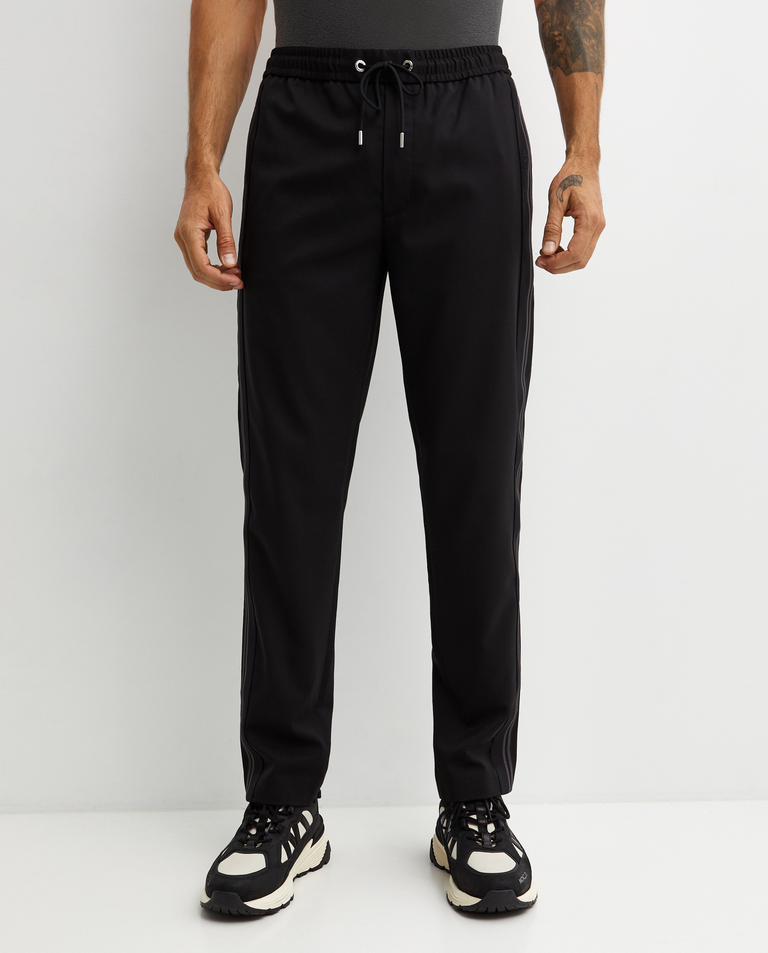 Czarne spodnie dresowe z logo