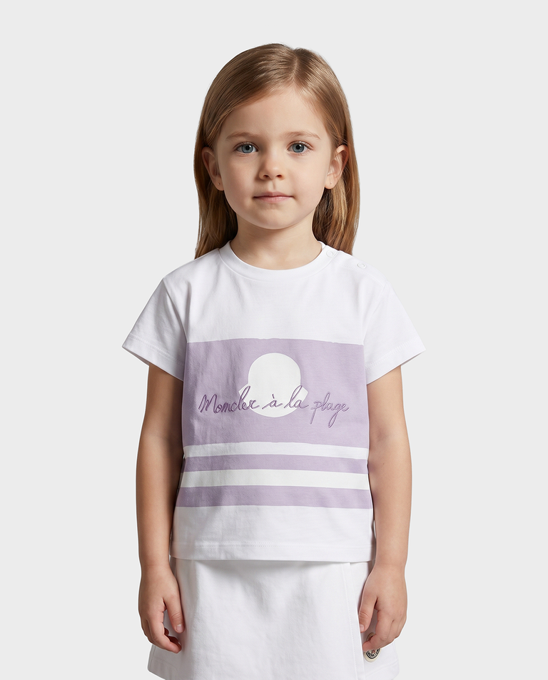 Biała koszulka z haftowanym logo