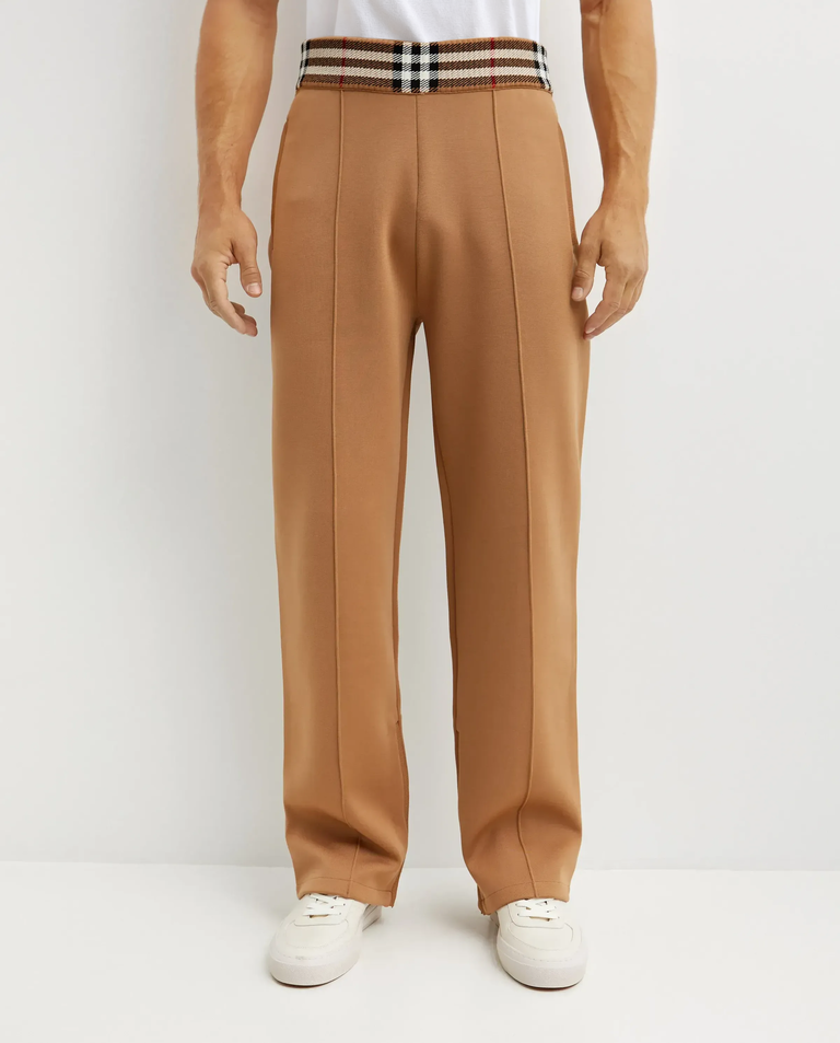 Brązowe spodnie w kratkę