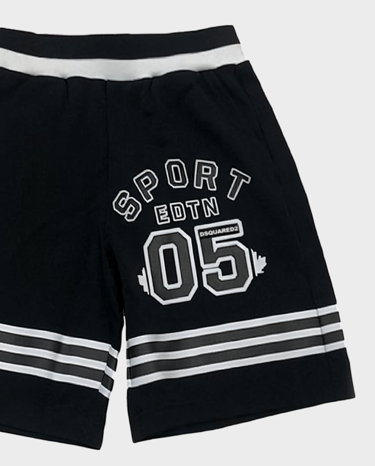 Czarne spodenki z logo - Image #3