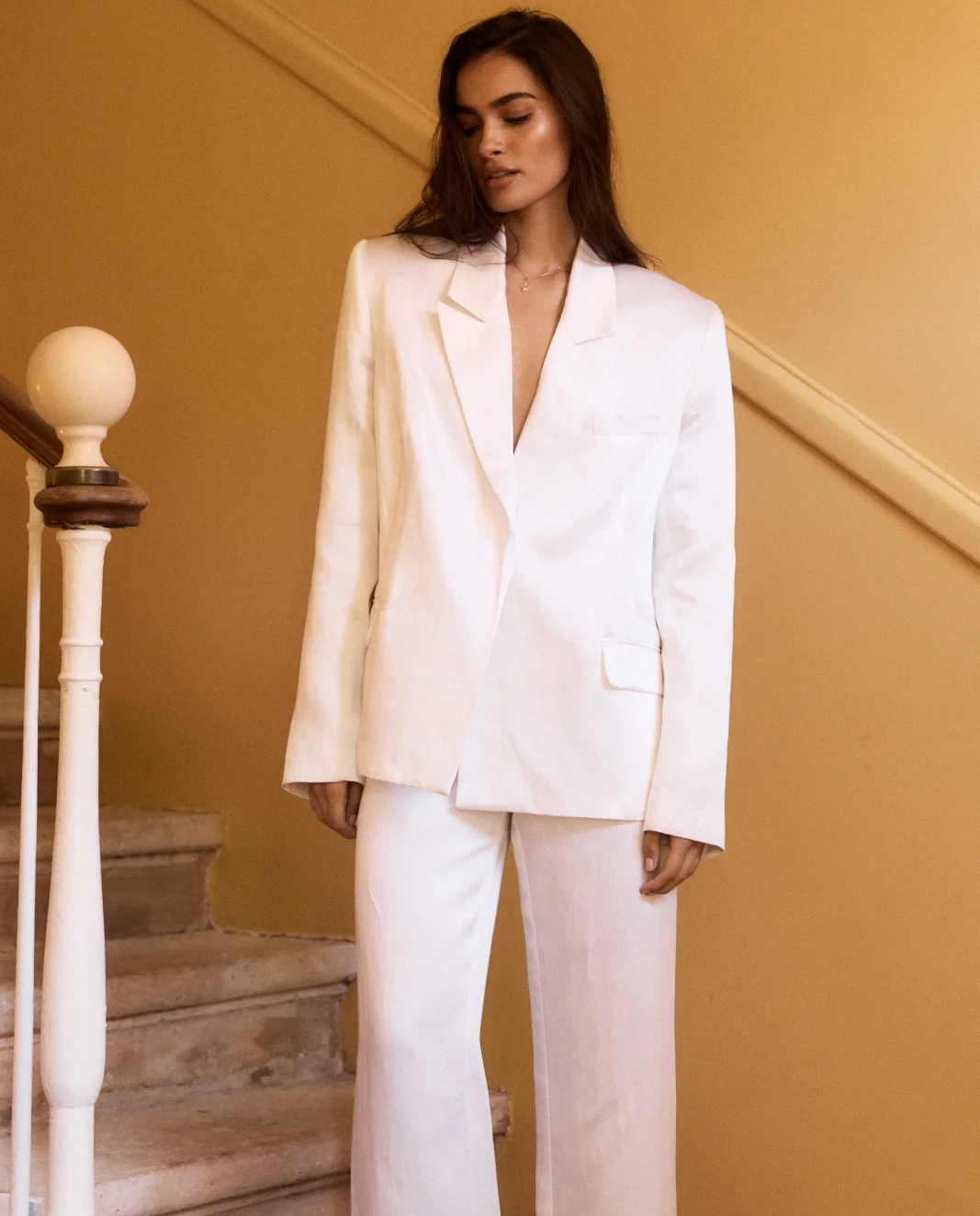 Biała marynarka z lnem Francoise - Image #1