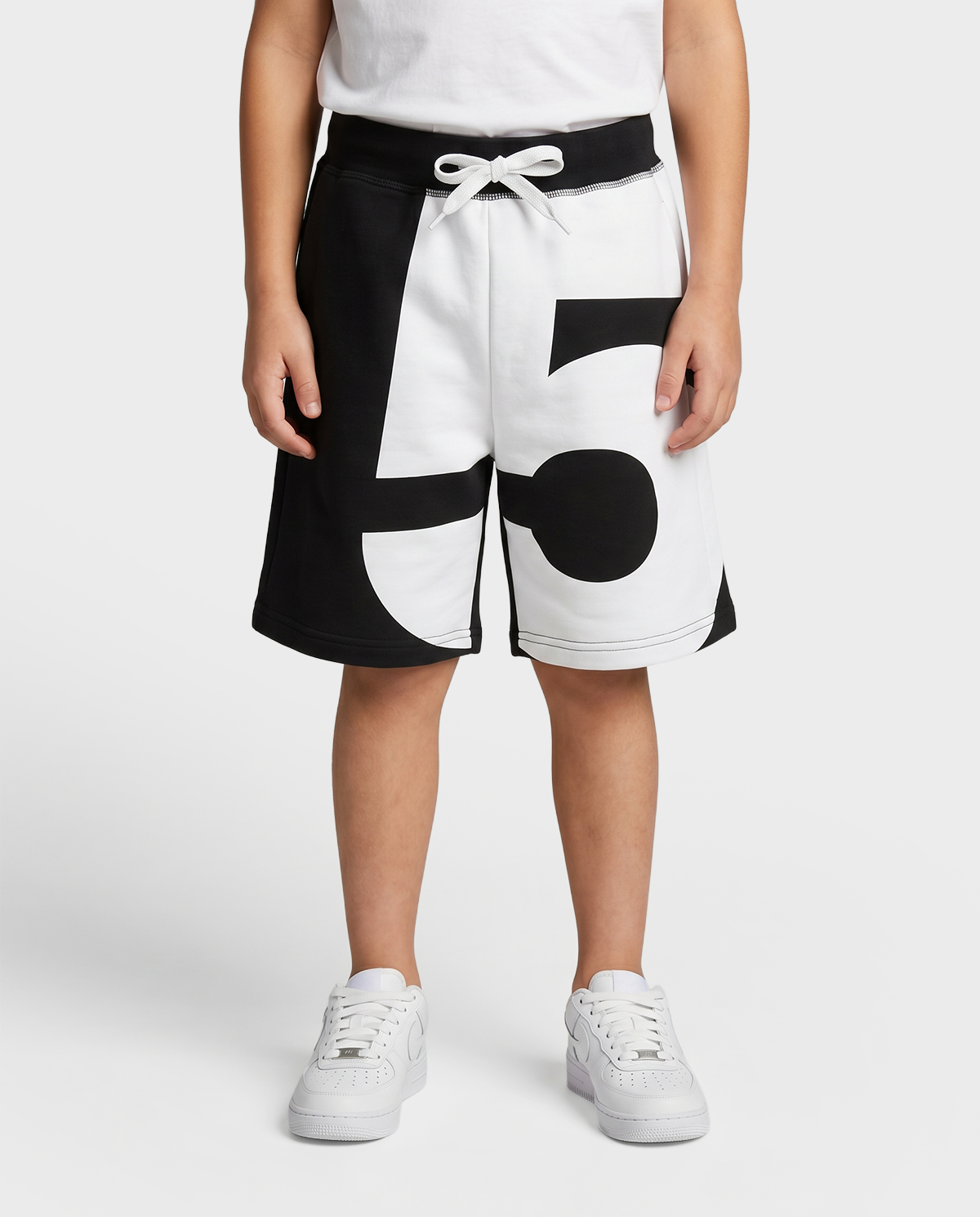 Czarne spodenki z nadrukiem - Image #0