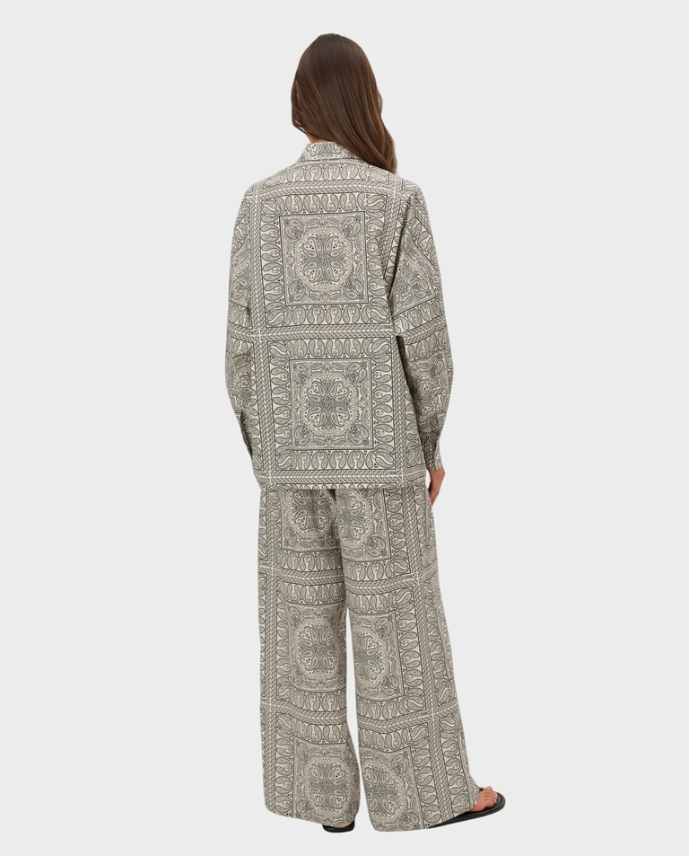 Spodnie ecru z nadrukiem bandany Flore - Image #2