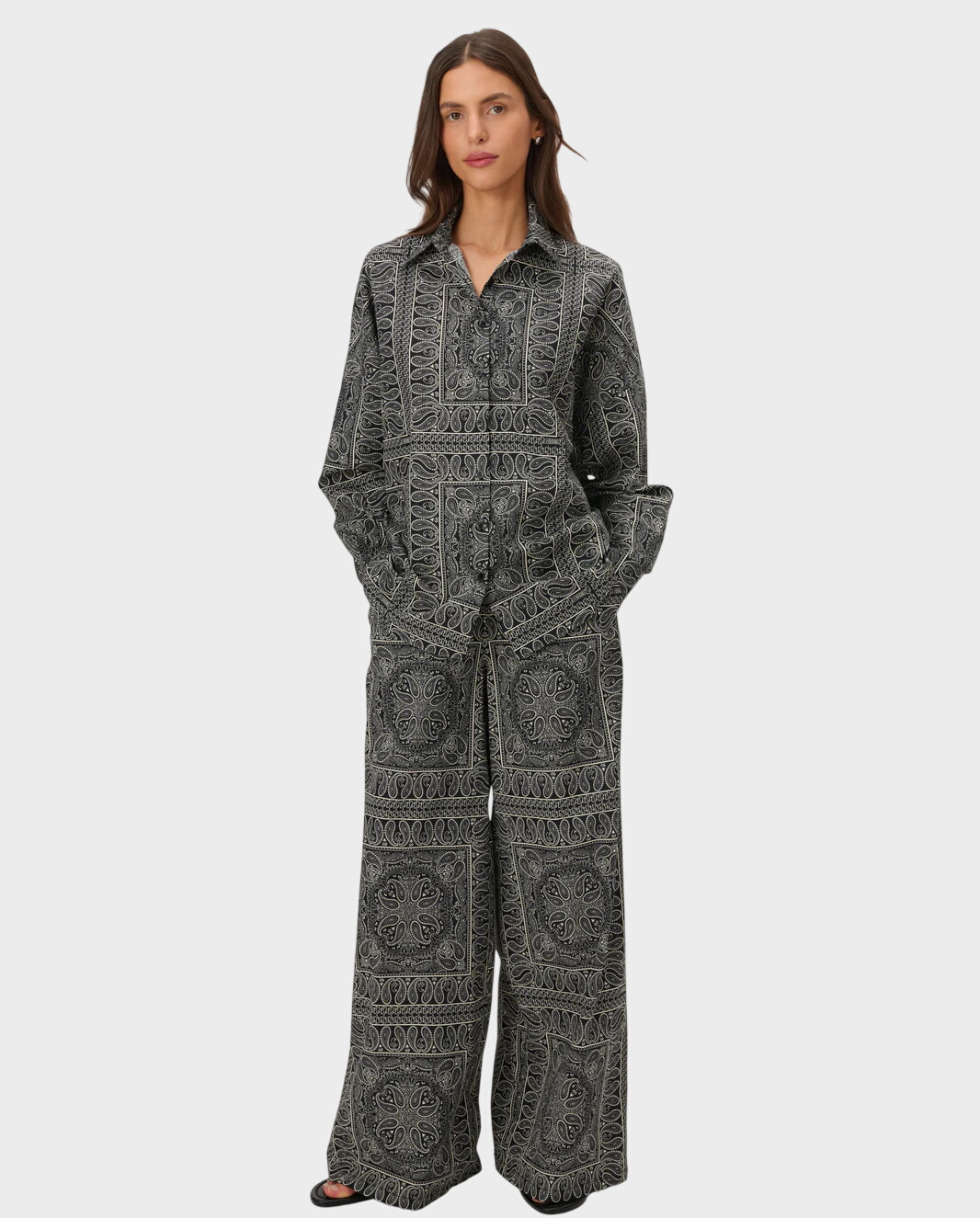 Czarne spodnie z nadrukiem bandany Flore - Image #1