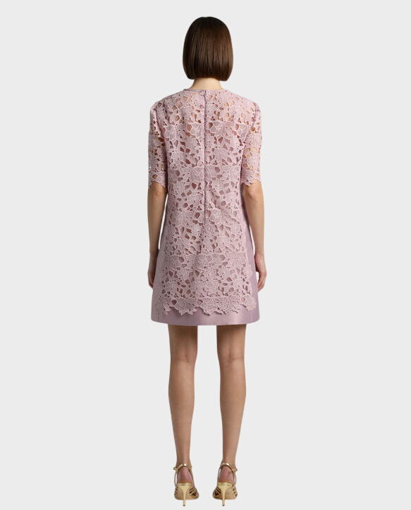 Różowa sukienka Pendice