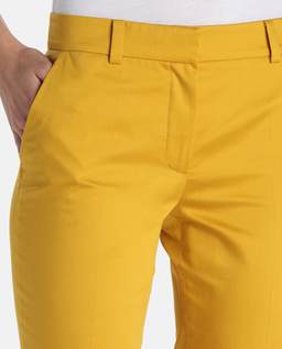 Żółte spodnie Capri - Image #3