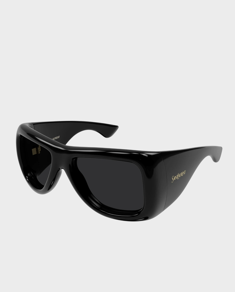 Czarne okulary przeciwsłoneczne