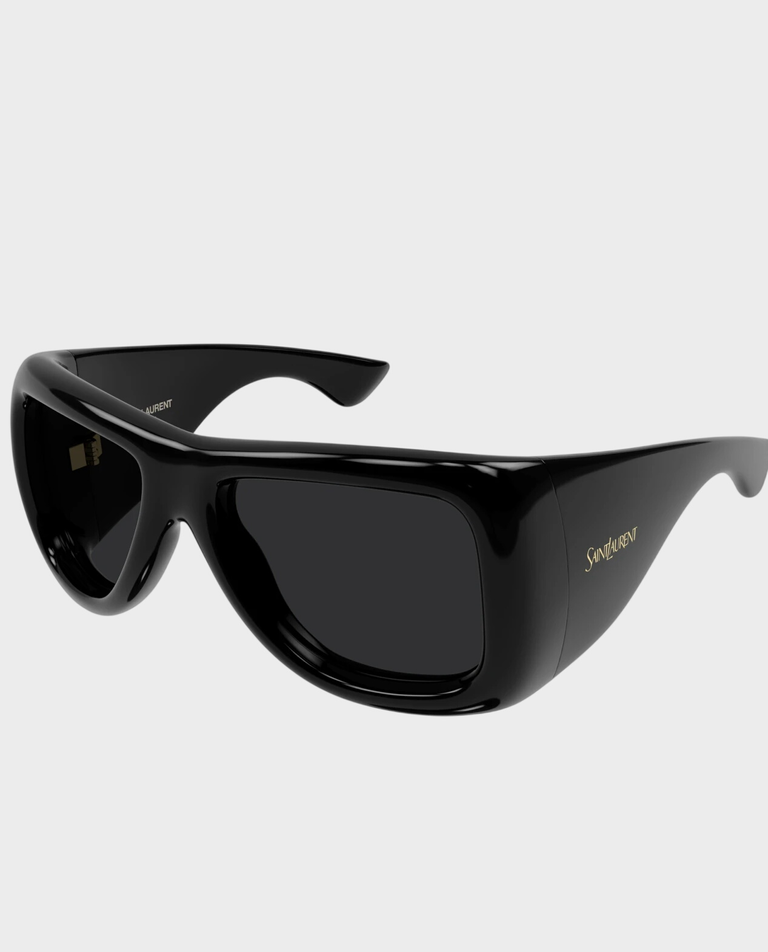 Czarne okulary przeciwsłoneczne